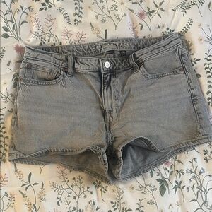 American Eagle Grey Perfect Shortie